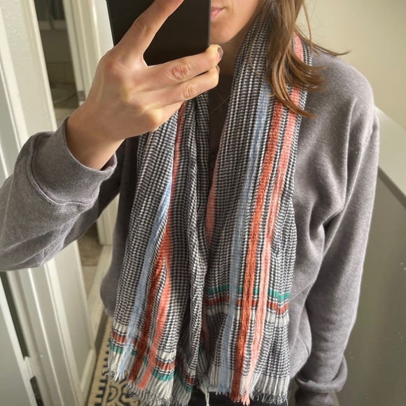 NWT Collection XIIX New York Scarf - Picture 3 of 6